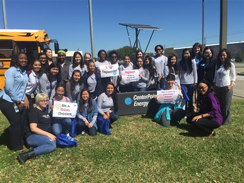 WISE club members visit the Centerpoint Energy Showcase to meet female engineers 